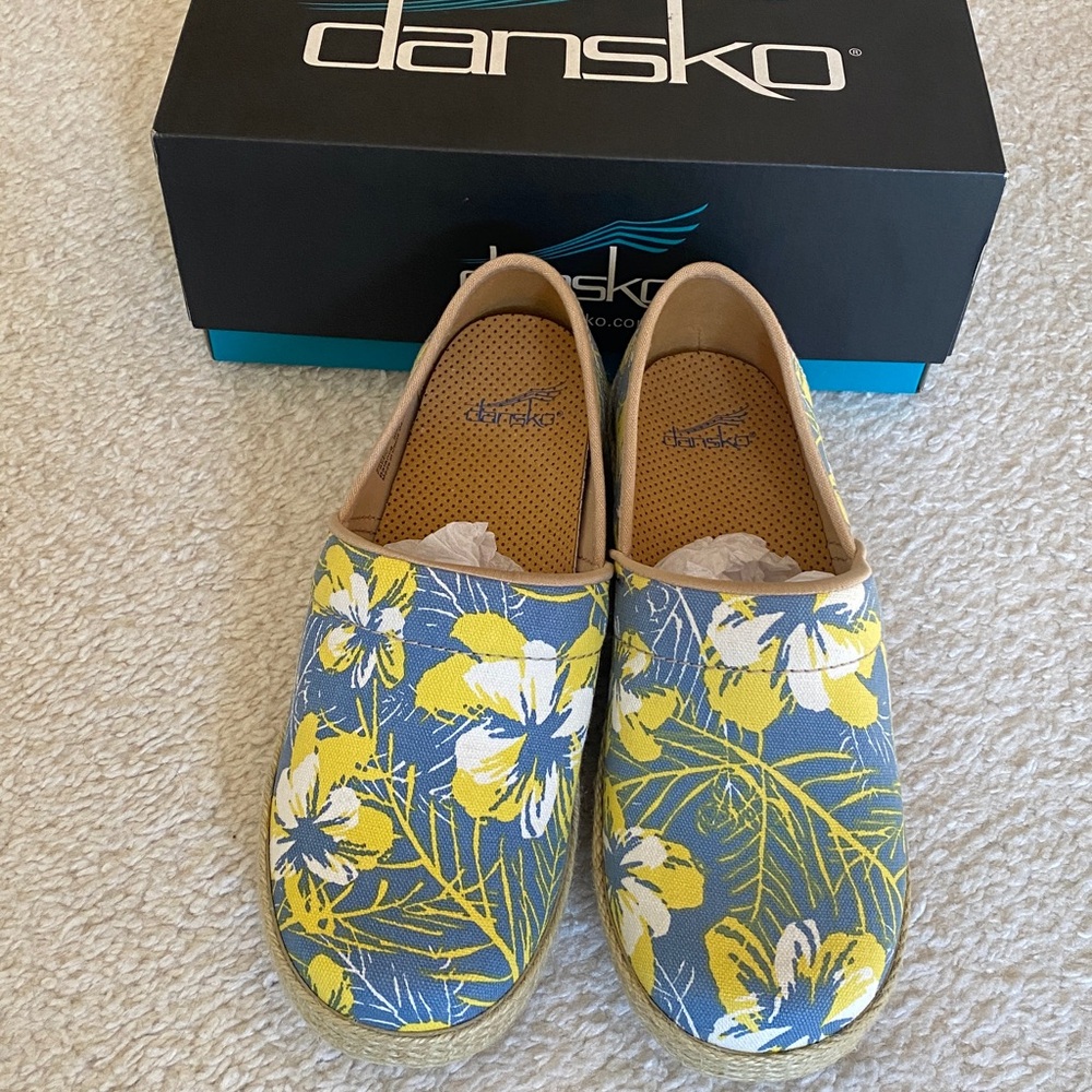 Dansko Blue and Yellow Floral Clogs 39 - Picture 11 of 16